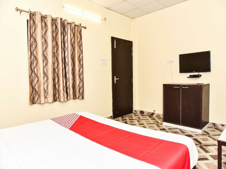 Oyo 24840 Hotel Ashiana Farm