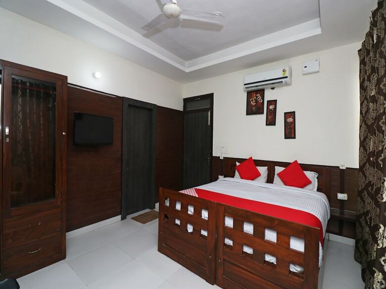 Hotel Oyo 22511 The Classic