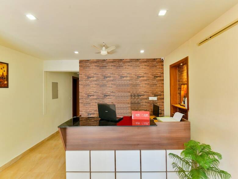 Hotel Oyo 17072 Meridian Regency