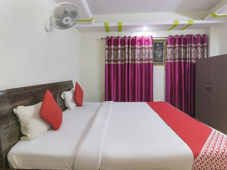 Oyo 4472 Hotel Chandra Deep