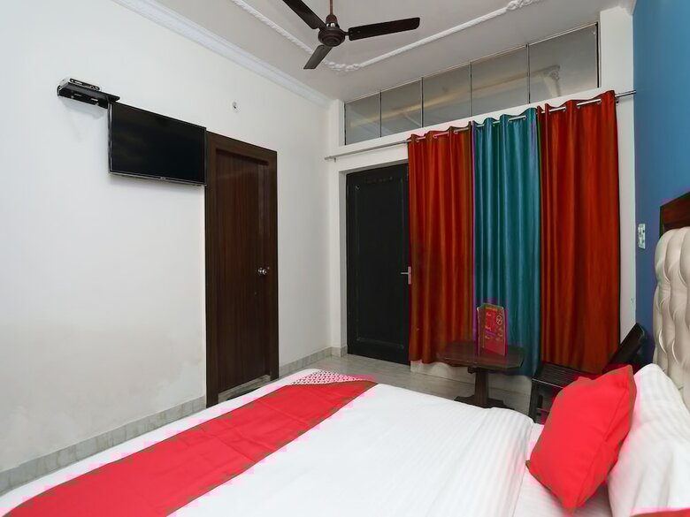 Hotel Oyo 17085 Bhagat Residency