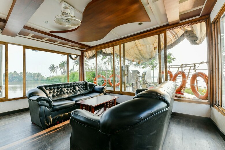 Oyo 23231 Khbo Gold Sharing Houseboat