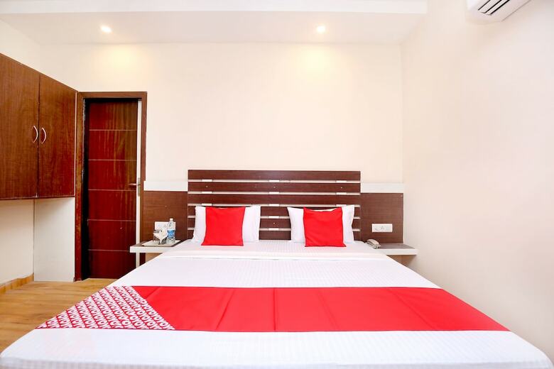 Oyo 19716 Hotel Shanay