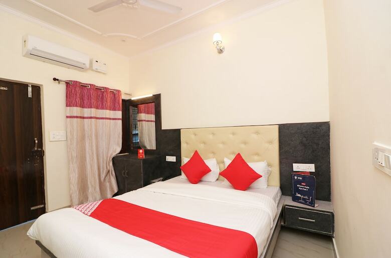 Oyo 22359 Hotel Raj Palace