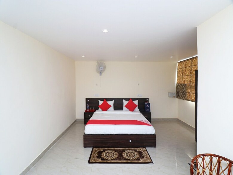 Oyo 22749 Hotel Mda