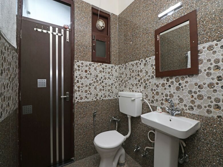 Oyo 26611 Anand Mangal Hotel