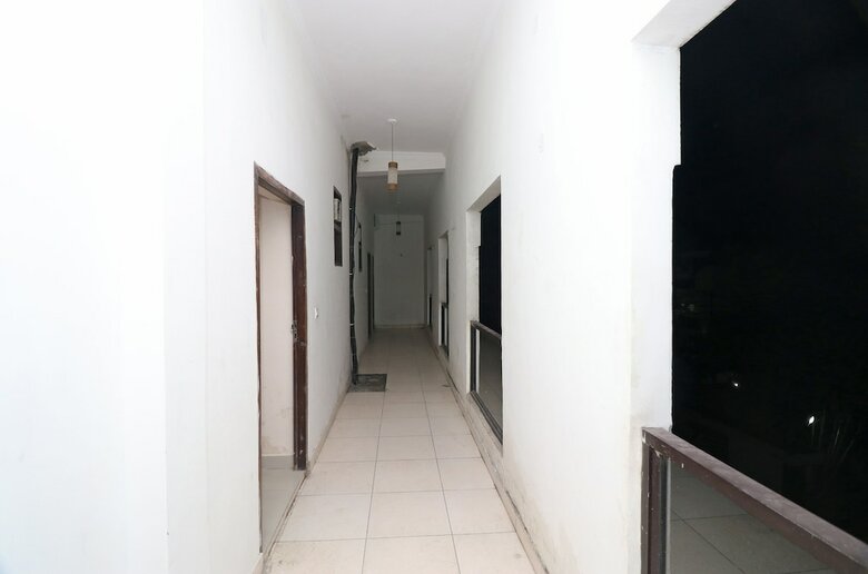 Oyo 19979 Hotel Rajshri