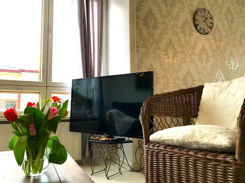 Local Nordic Apartments - White Falcon