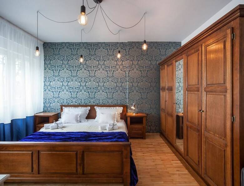 Split Apartments With Hotel Service