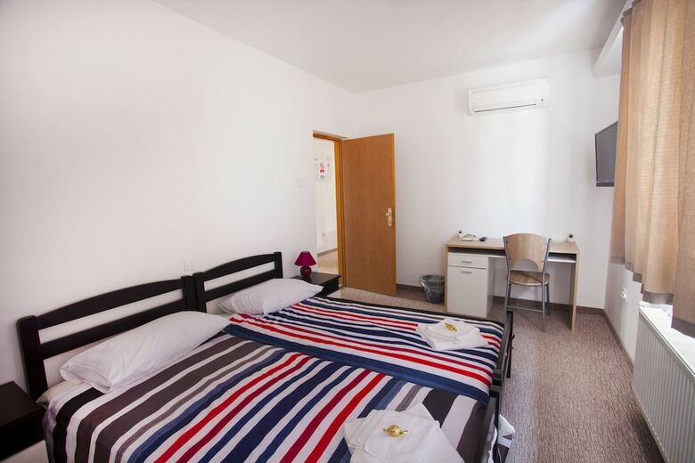 Hotel London Rooms Zagreb Airport
