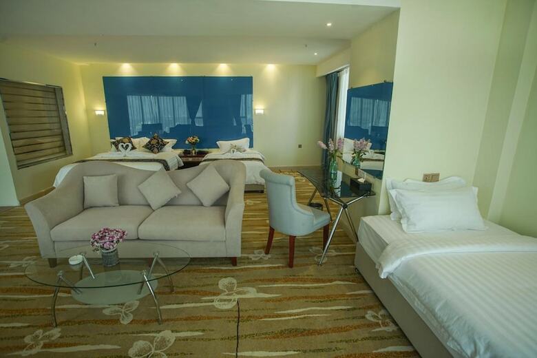 Grand Park Hotel