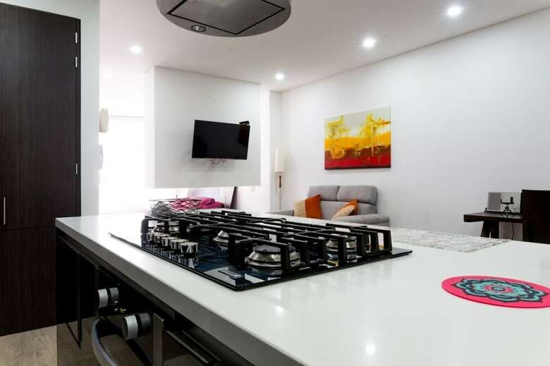 Chic� Apartments By Nomad Guru