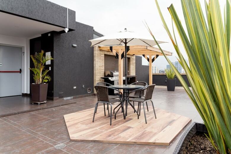 Chic� Apartments By Nomad Guru