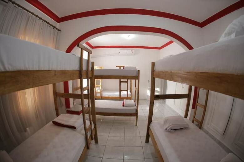 Hostal Pousada E Hostel Aqui