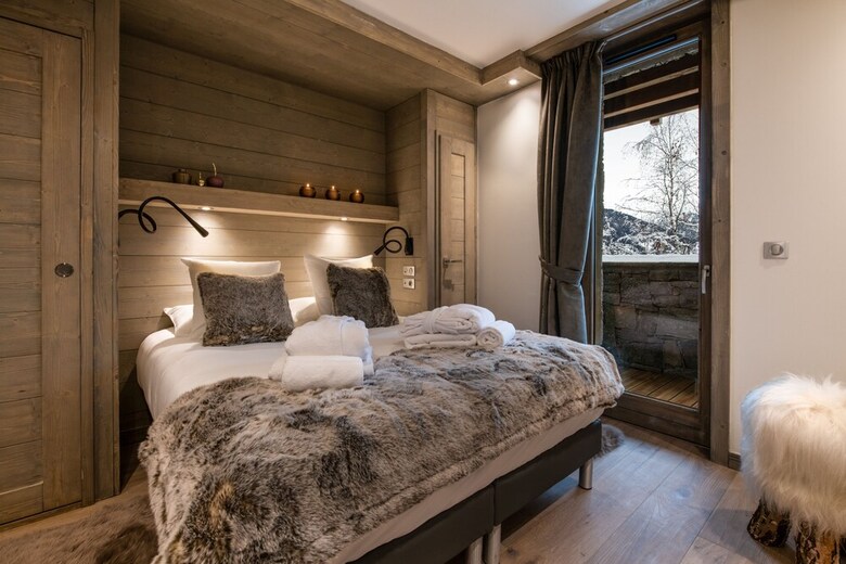 Yellowstone Lodge Chalet 2