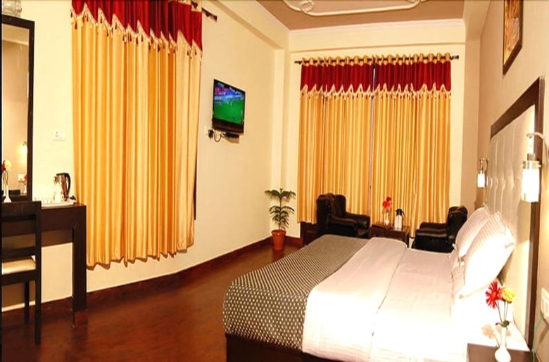 Hotel Apple Crescent Resorts