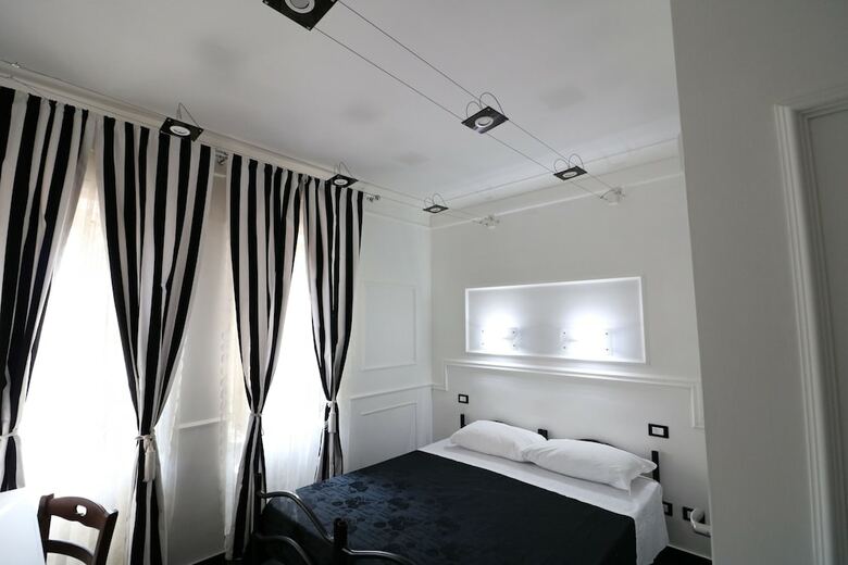 Hostal Palace Rome