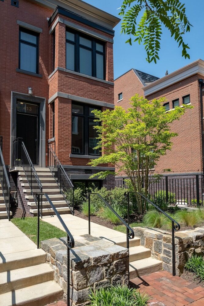 Capitol Hill - Four Bedroom Townhouse