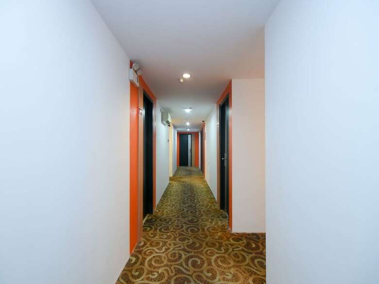 Hotel Oyo 976 Dragon Inn