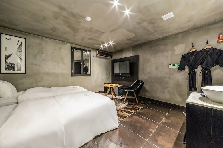 Cello Hotel