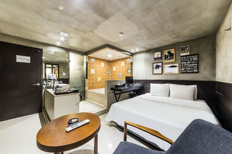 Cello Hotel