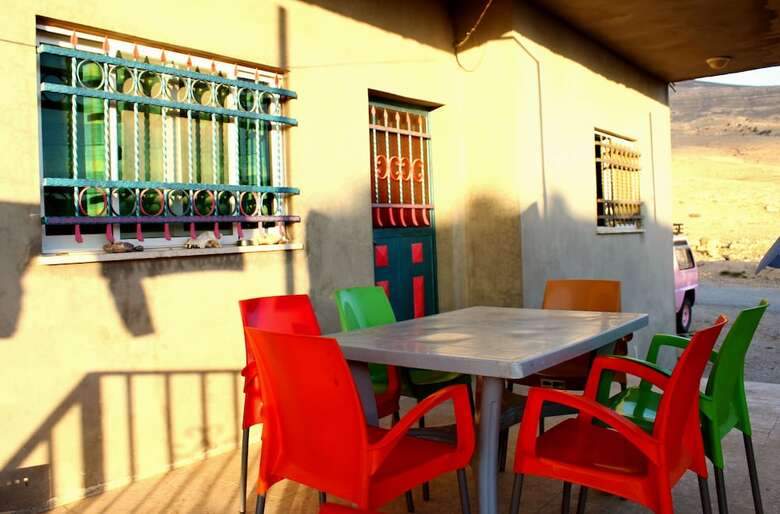 Hostal Bedouin Pink Ecohouse