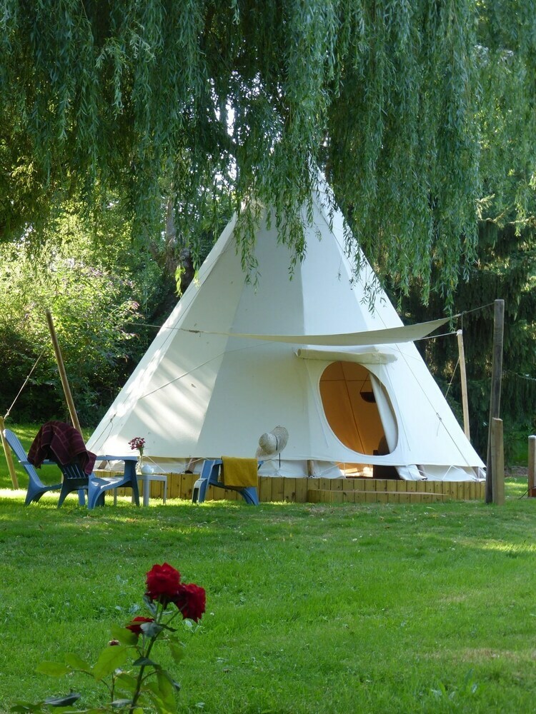 Bed & Breakfast Au Fil de L'eau - Les Tipis