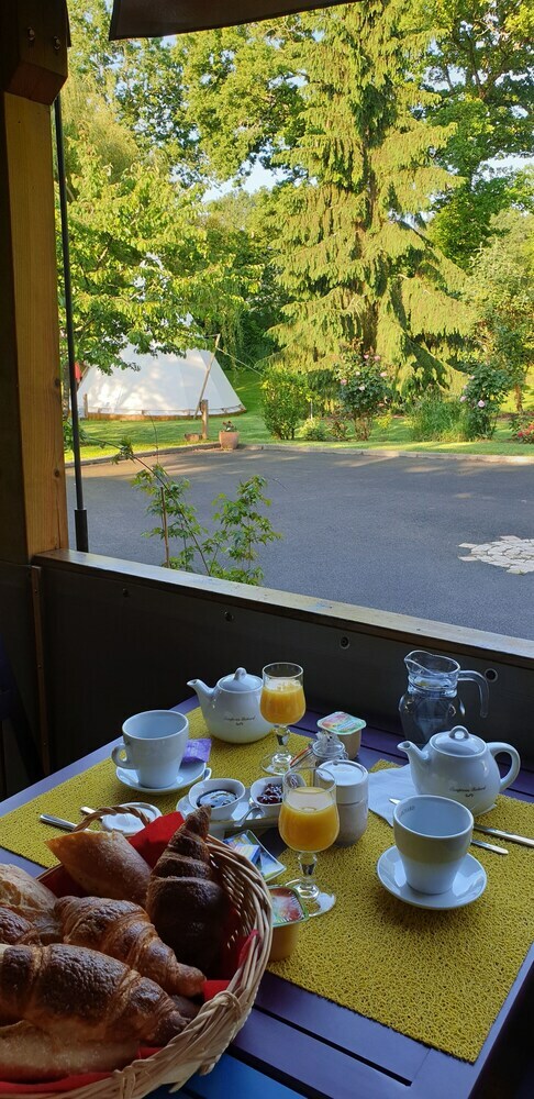 Bed & Breakfast Au Fil de L'eau - Les Tipis