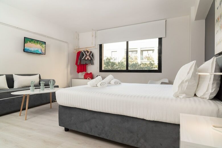 Apartamentos Plaka Heart