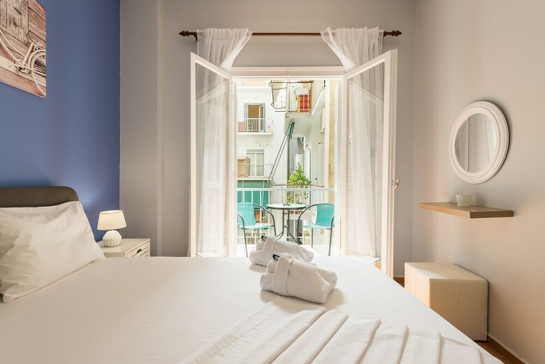 Warm Delightful Acropolis Apartment