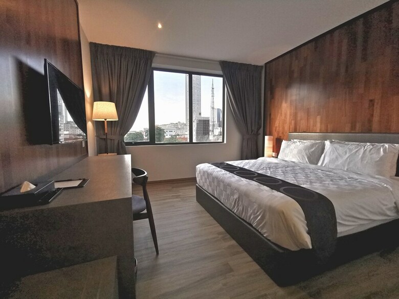 Frame Hotel
