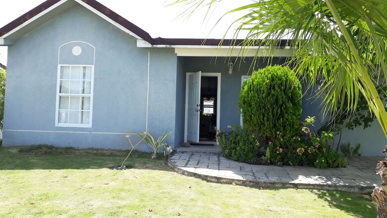 Hotel Spanish Town Secured Gated