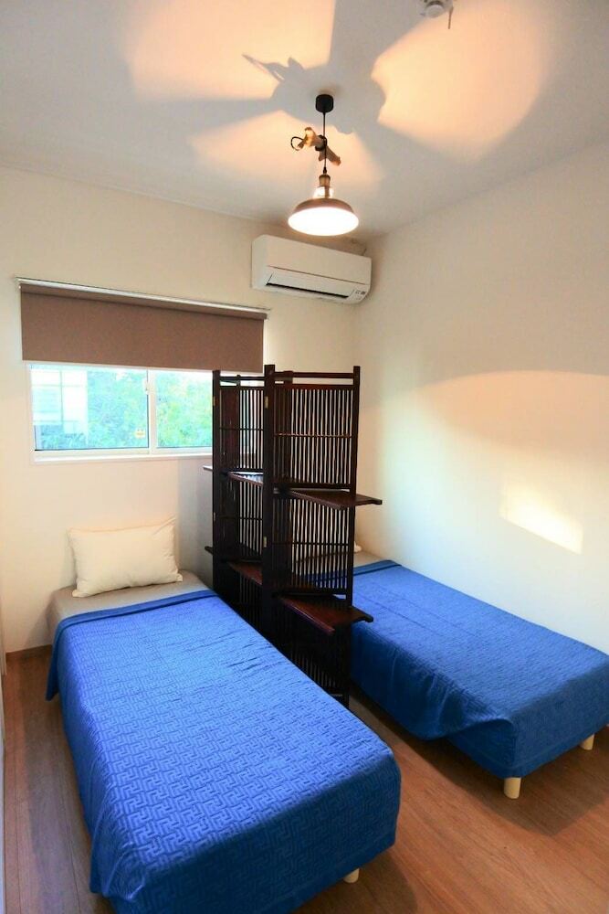 Hotel Guest House Holoholo Beach Side - Hostel