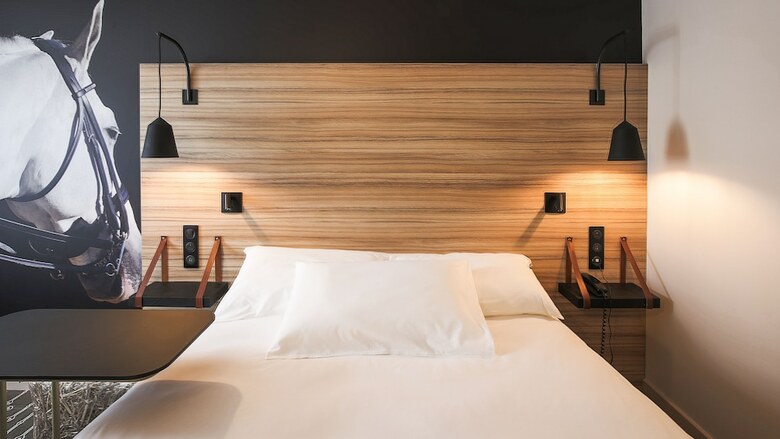 Hotel Ibis Styles Laval Centre Gare