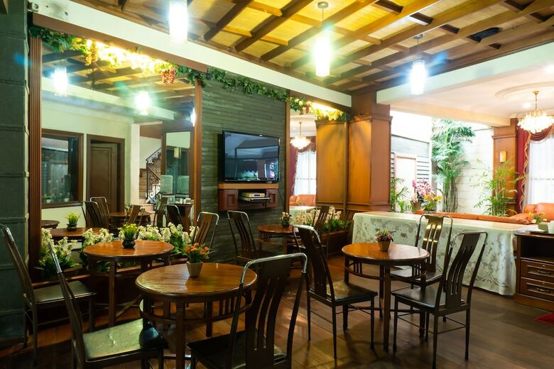 Hostal Oyo 701 Ardellia Hotel
