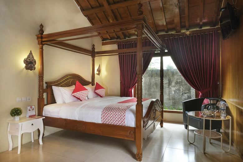 Hotel Oyo 749 Omah Putih