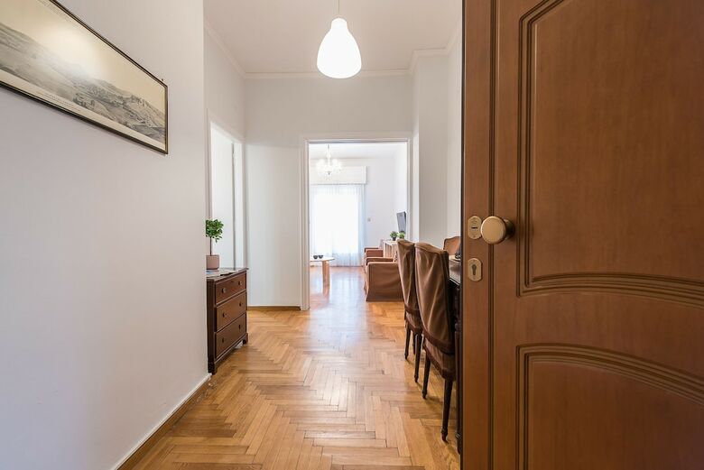 Elegant Koukaki Apartment