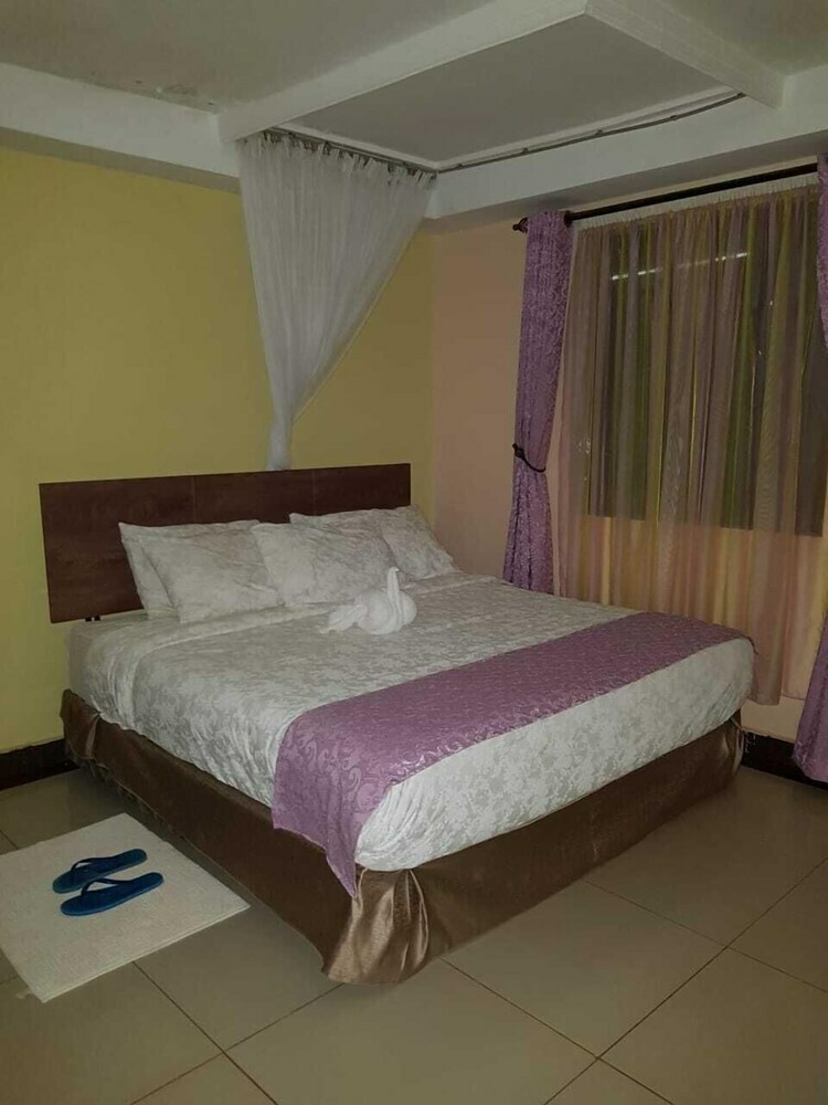 Savannah Paradise Hotel Makindu