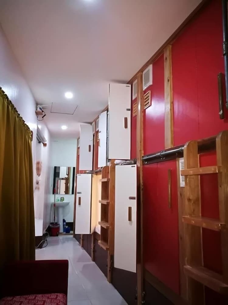 Hostal 8th Street Hostel