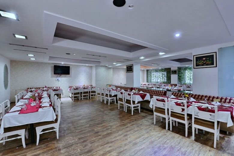 Hotel Surendra Vilas