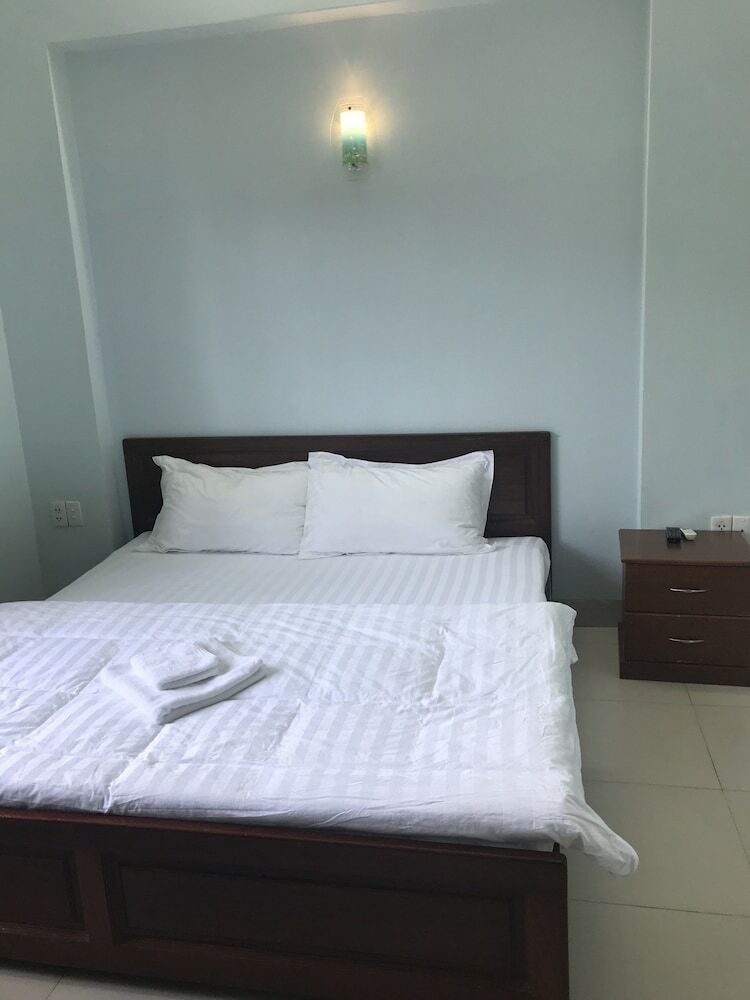 Red Sun Hotel