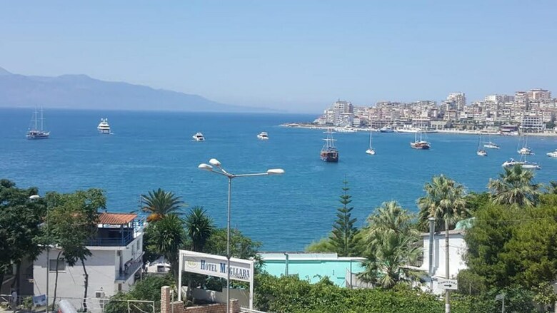 Maksi Apartments