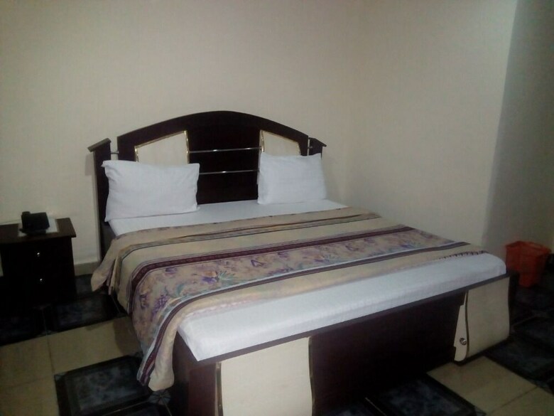 Rodze Hotel & Suites