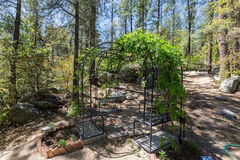 Crown King Cabins Suites And Bunkhouse