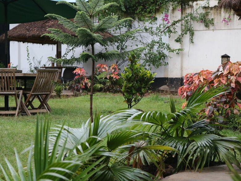 Hotel Tisa Suites & Lounge