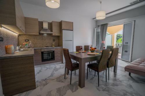 Katsaros Deluxe Apartments