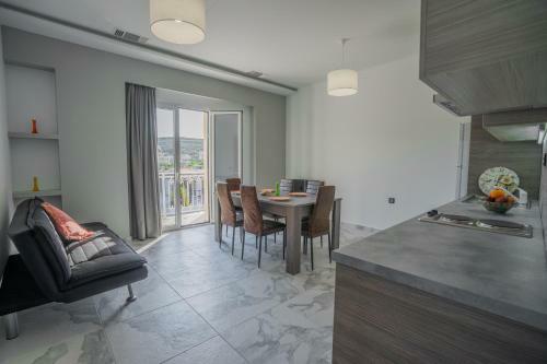 Katsaros Deluxe Apartments