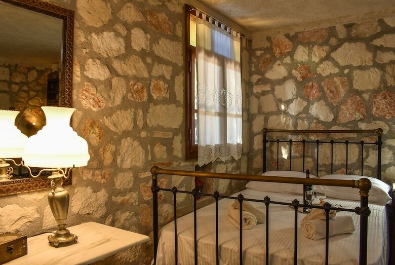 Apartamentos Giovani Stone House