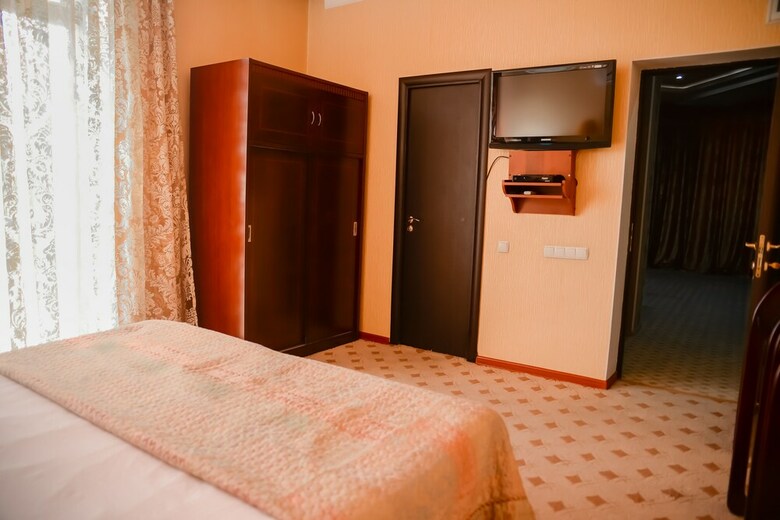 Hotel Tyan Shan