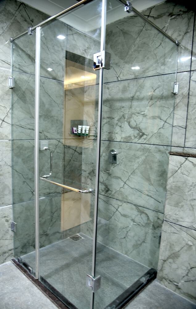 Hotel Clarks Inn Suites Katra